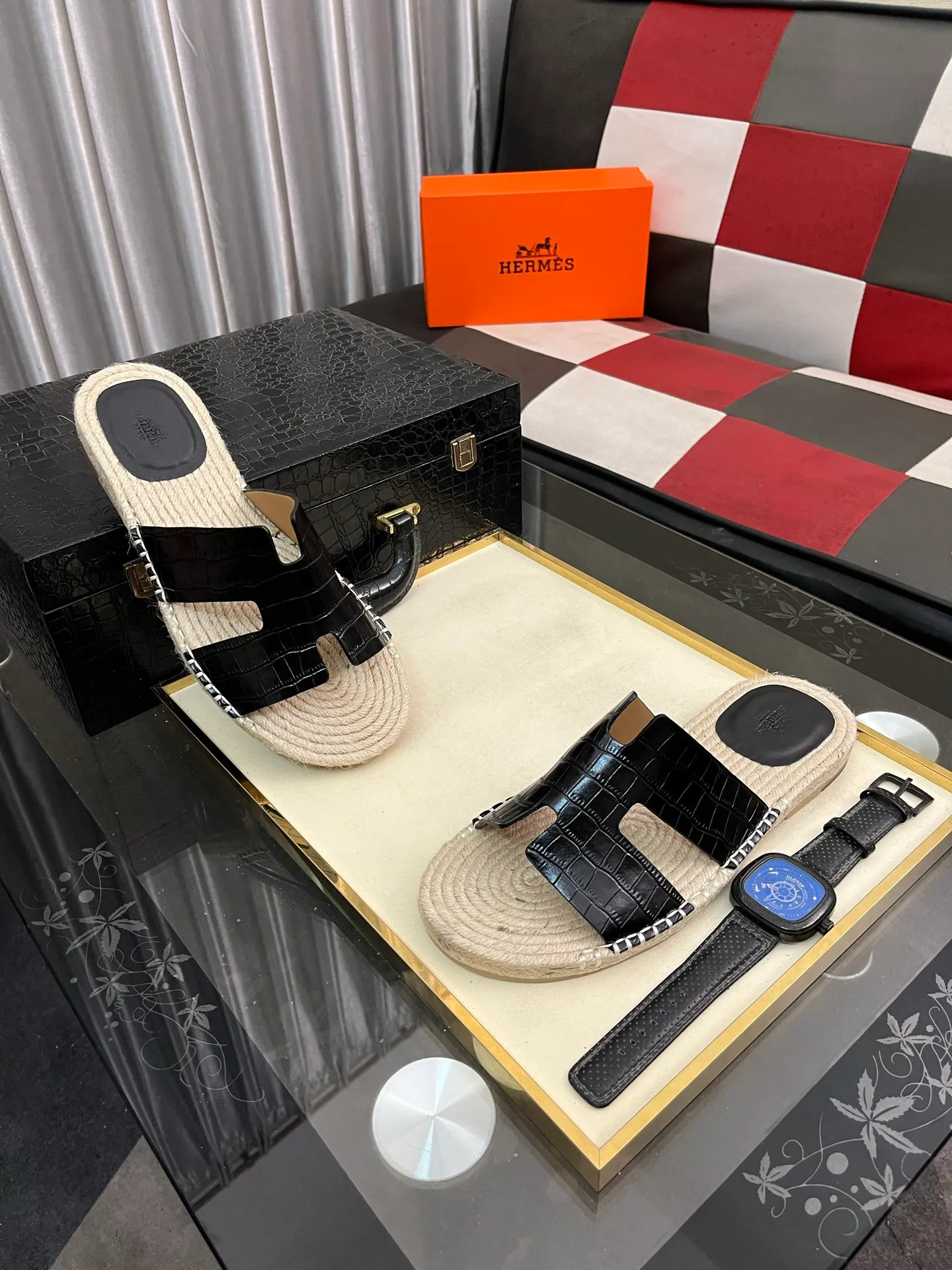Men's shoes 💰340⌚️⌚️《HERMES》Hermes 💁♂️Men's casual slippers, compare the quality at the counter🧚🏿♂️ The upper layer has a stone pattern with clear texture, showing high-end, high-end, comfortable to wear and versatile. Purely hand-pulled, raw rubber breathable outsole, breathable and comfortable lambskin lining, 100% comfortable density, original rubber outsole wear-resistant code number 38-44. Can be customized 45-46-47